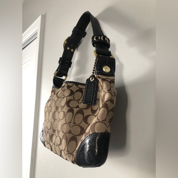 Signature Style Coach Purse with Black Leather and Gold Details, Y2K Vintage - Picture 6 of 15